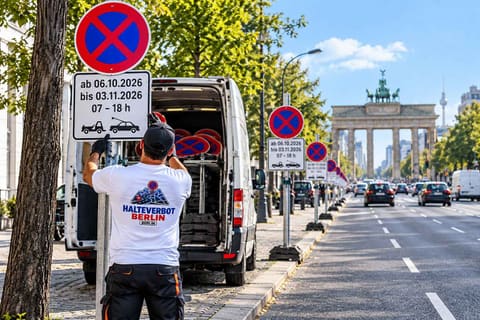 Aufstellung einer Halteverbotszone in Berlin